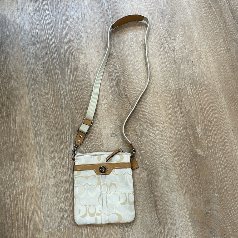 Coach Canvas Messenger Ceossbody
